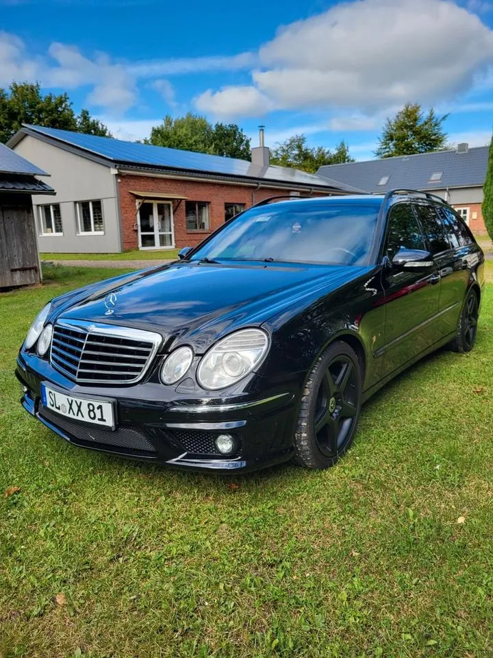 Mercedes-Benz W211