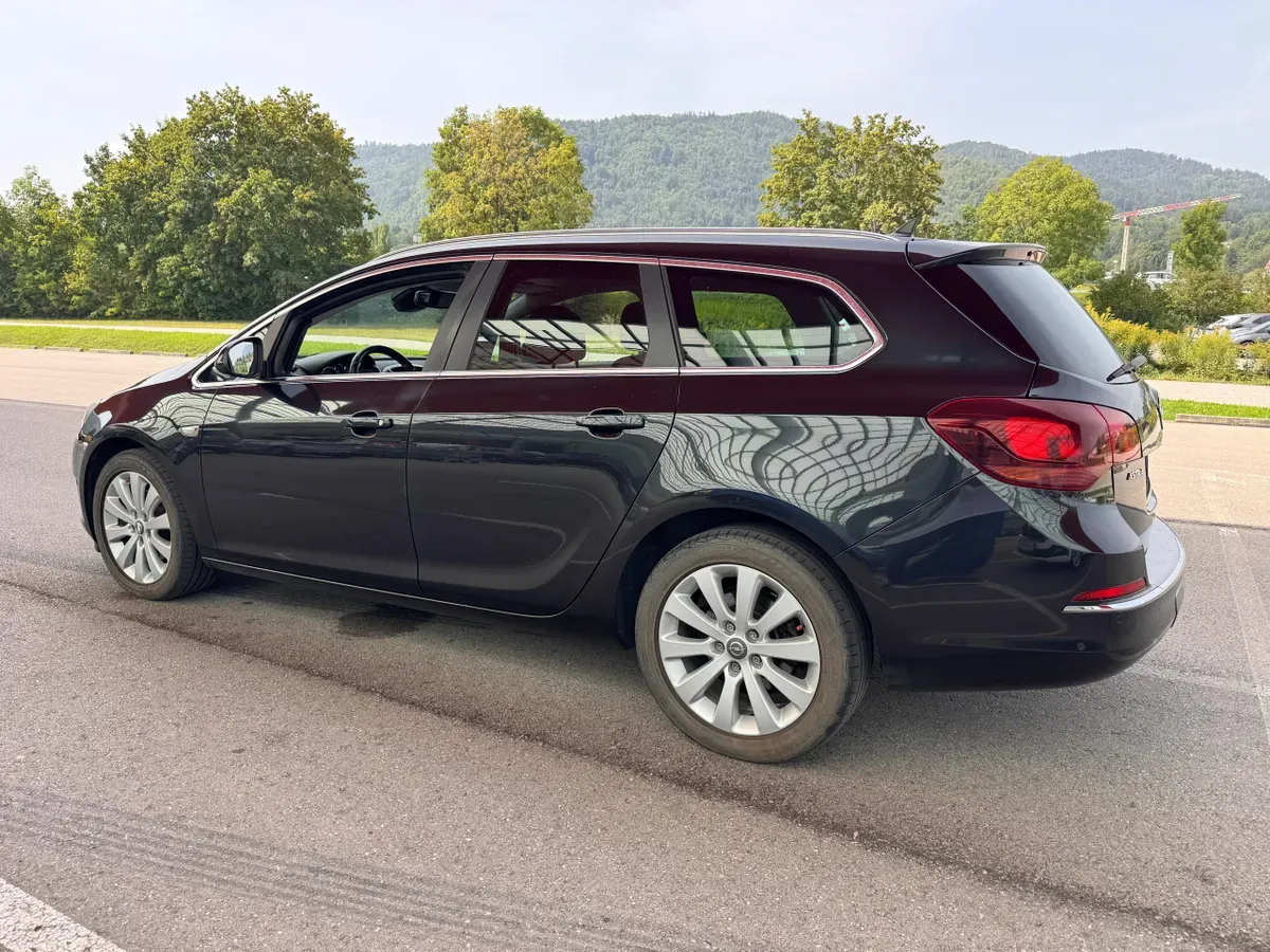 Opel Zafira Tourer 2013 photo 3