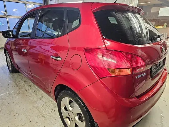Kia Venga 2013 photo 4