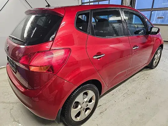 Kia Venga 2013 photo 3