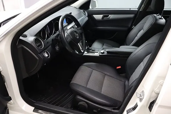 Mercedes-Benz C200 2012 photo 4