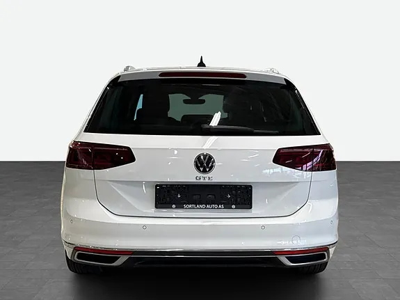 Volkswagen Passat 2021 photo 5