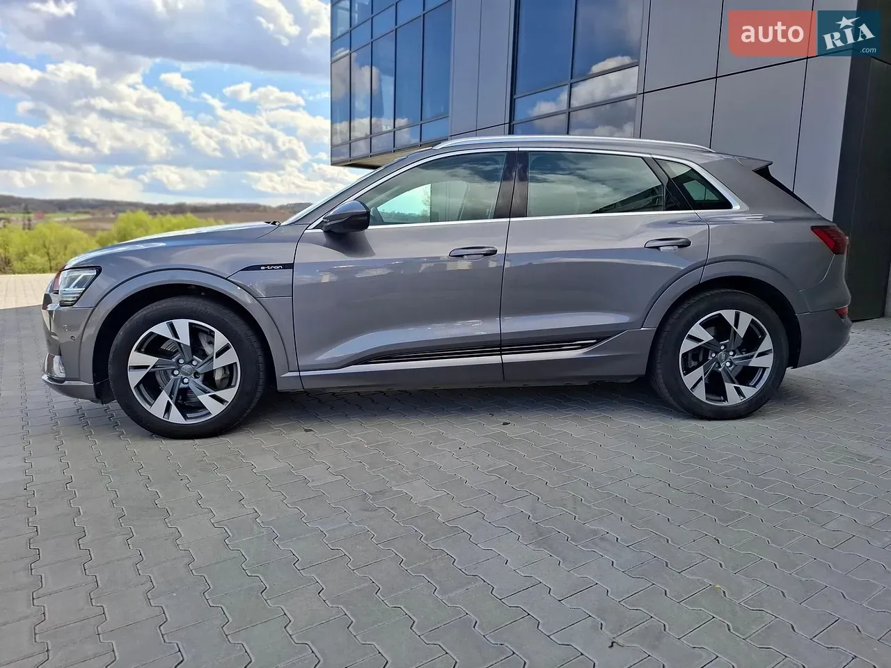 Audi E-Tron 2020 photo 2