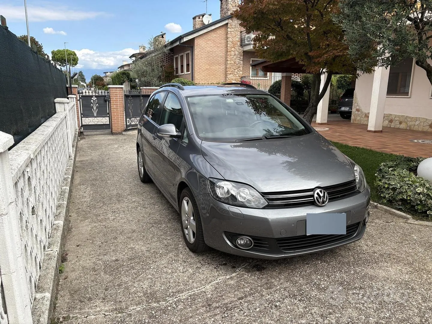 Volkswagen Golf 2010 photo 2
