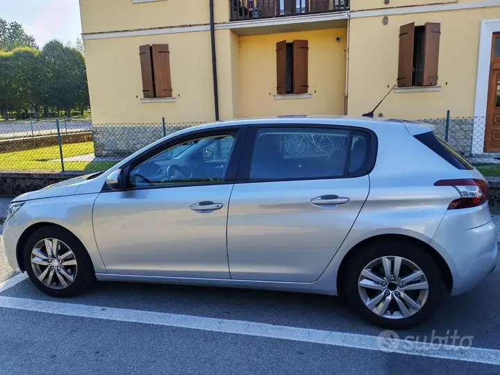 Peugeot 308 2015 photo 2