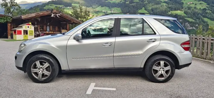 Mercedes-Benz M-Class 2006 photo 3