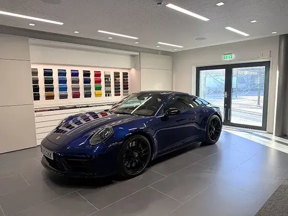 Porsche 911 Carrera 4 Gts