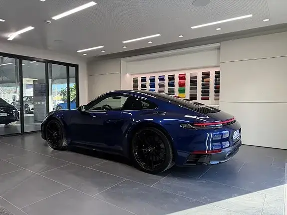 Porsche 911 Carrera 4 Gts 2022 photo 3