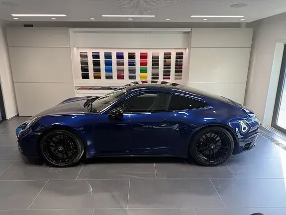 Porsche 911 Carrera 4 Gts 2022 photo 2