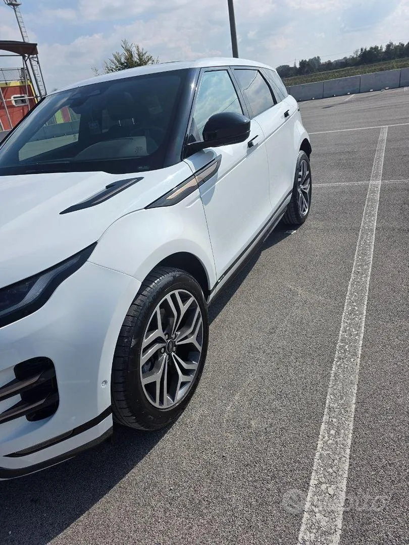 Land Rover Range Rover Evoque 2021 photo 2