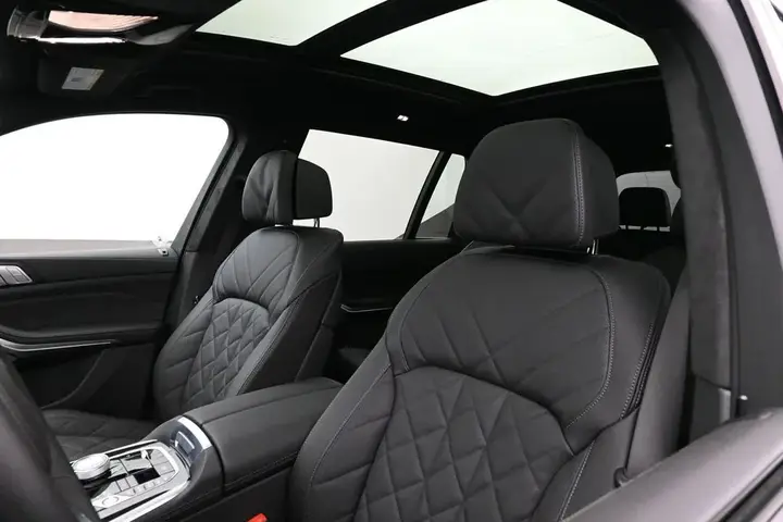 BMW X7 2027 photo 4