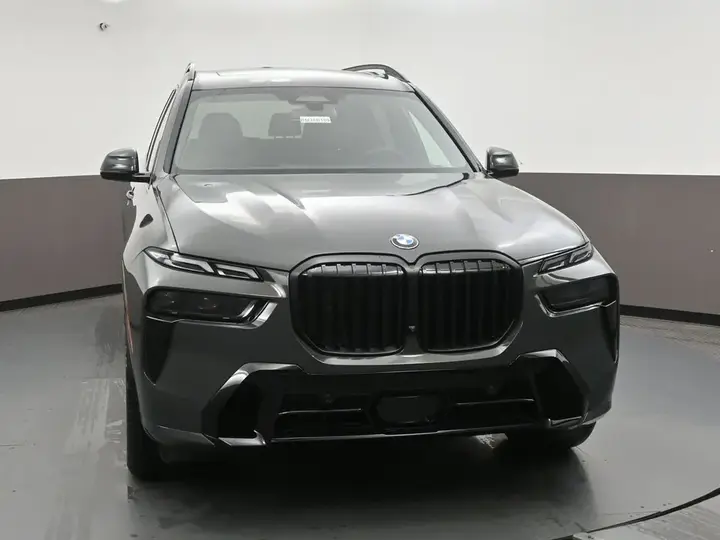 BMW X7 2027 photo 2