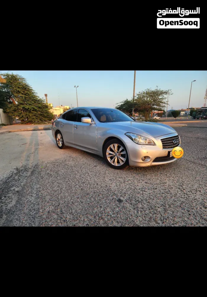 Infiniti Q70