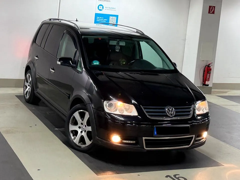 Volkswagen Touran Cross