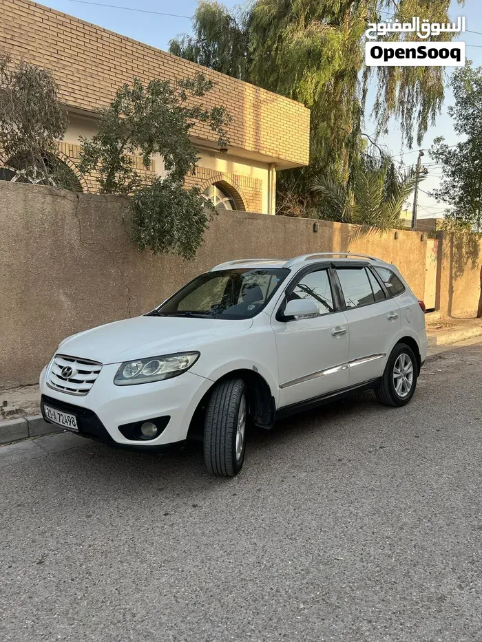 Hyundai Santa Fe 2011 photo 2
