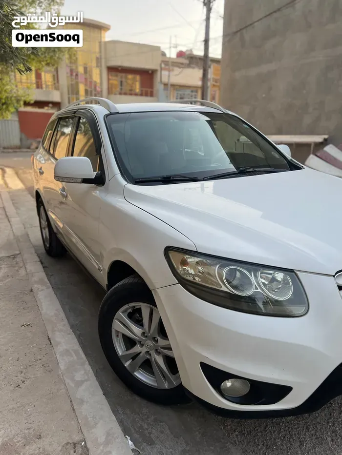 Hyundai Santa Fe 2011 photo 4