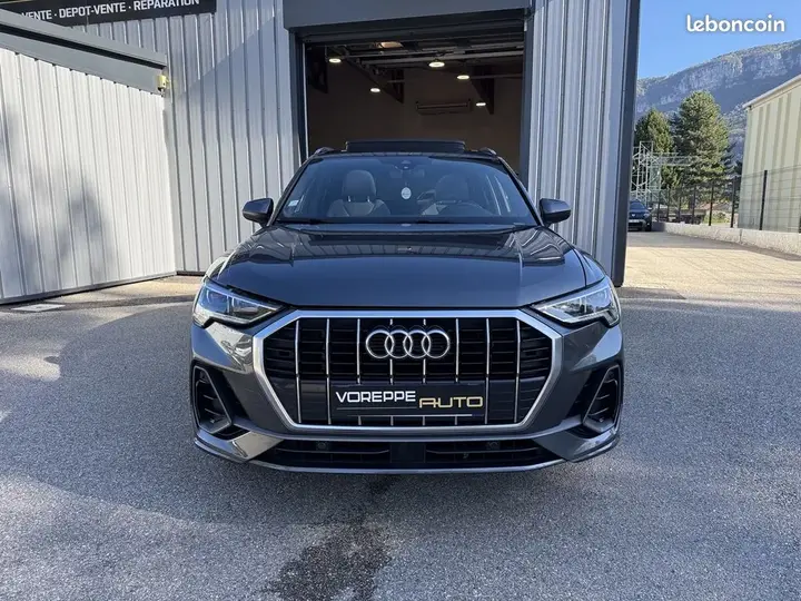 Audi Q3 2019 photo 2