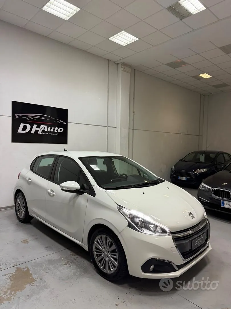 Peugeot 208 2019 photo 3