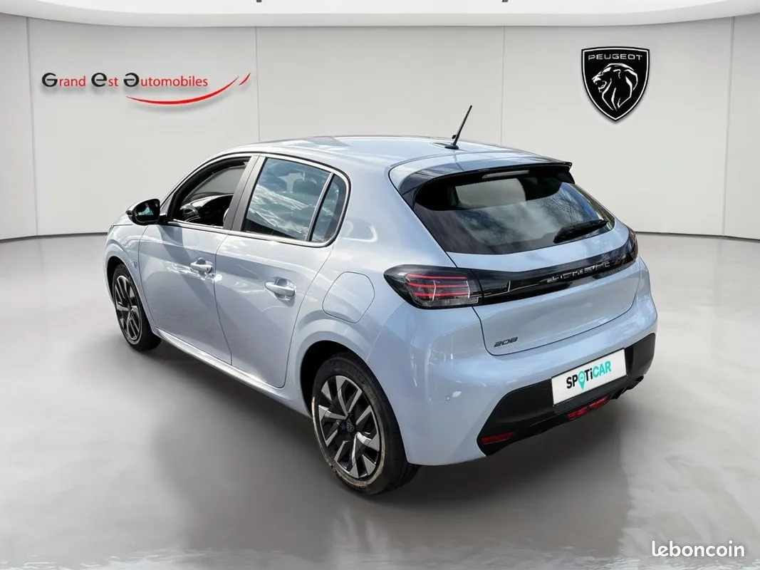 Peugeot 208 2026 photo 3