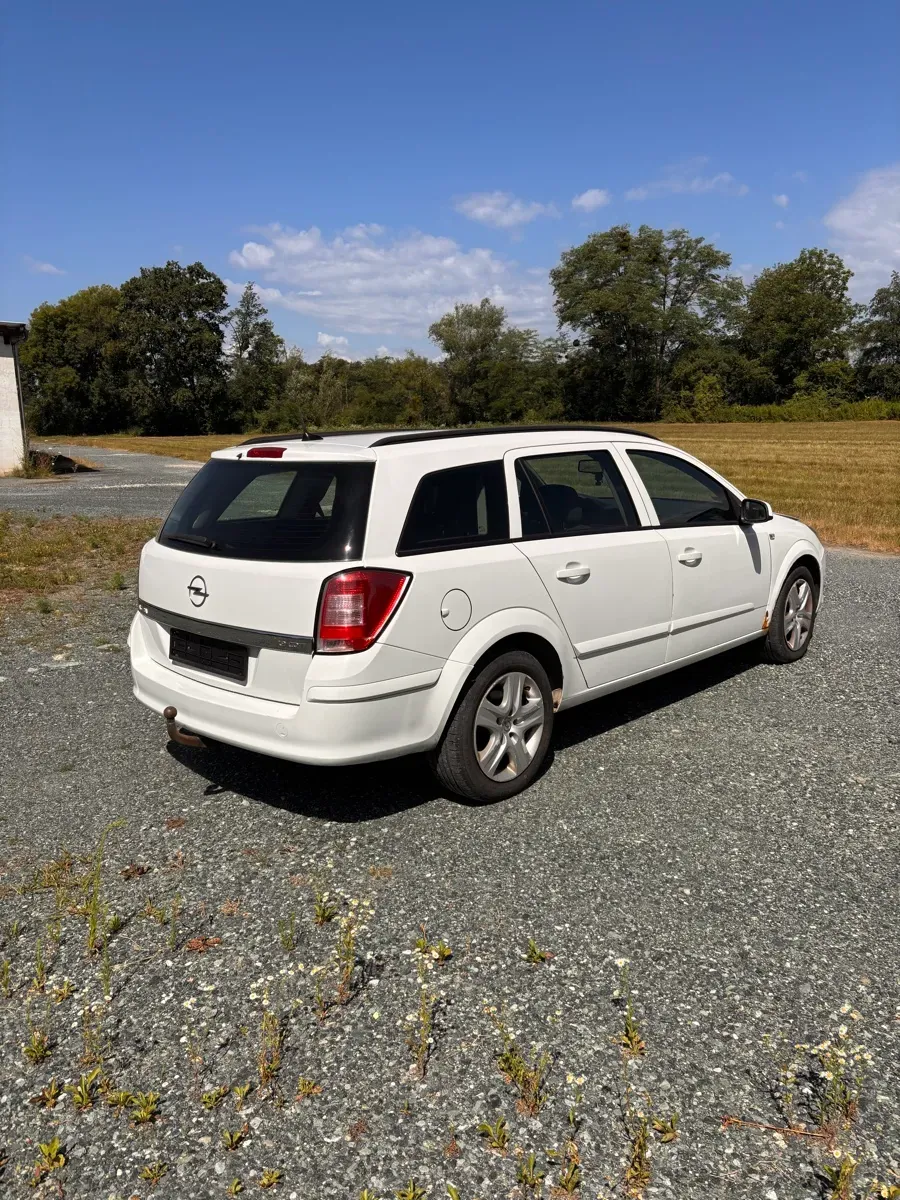 Opel Astra 2004 photo 3
