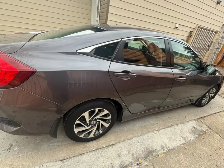 Honda Civic 2018 photo 3