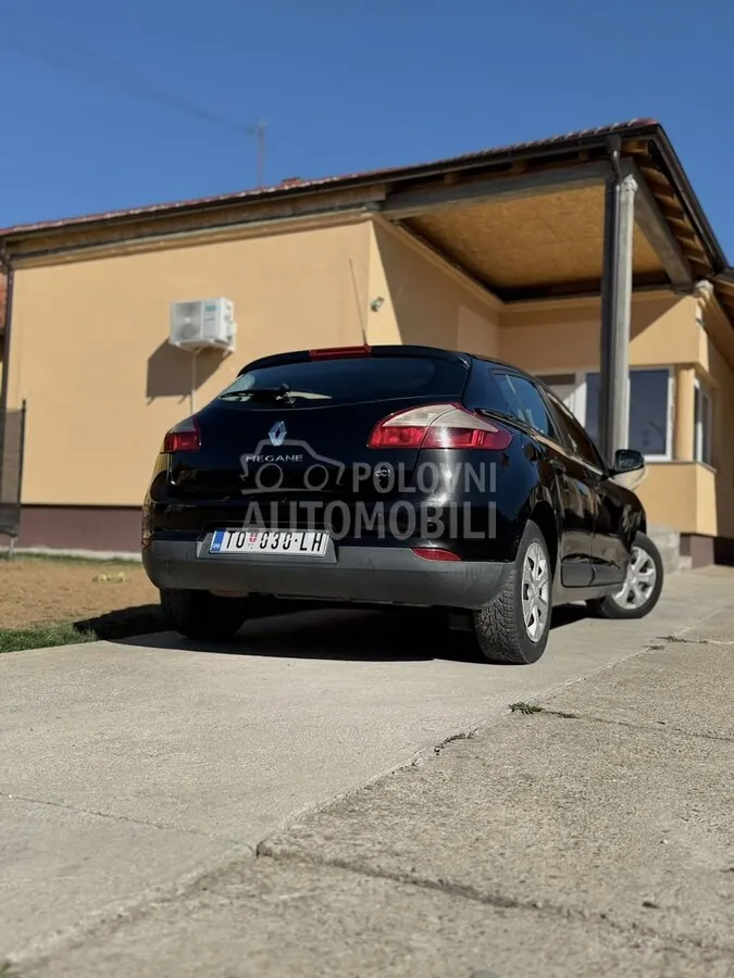Renault Megane 2010 photo 2