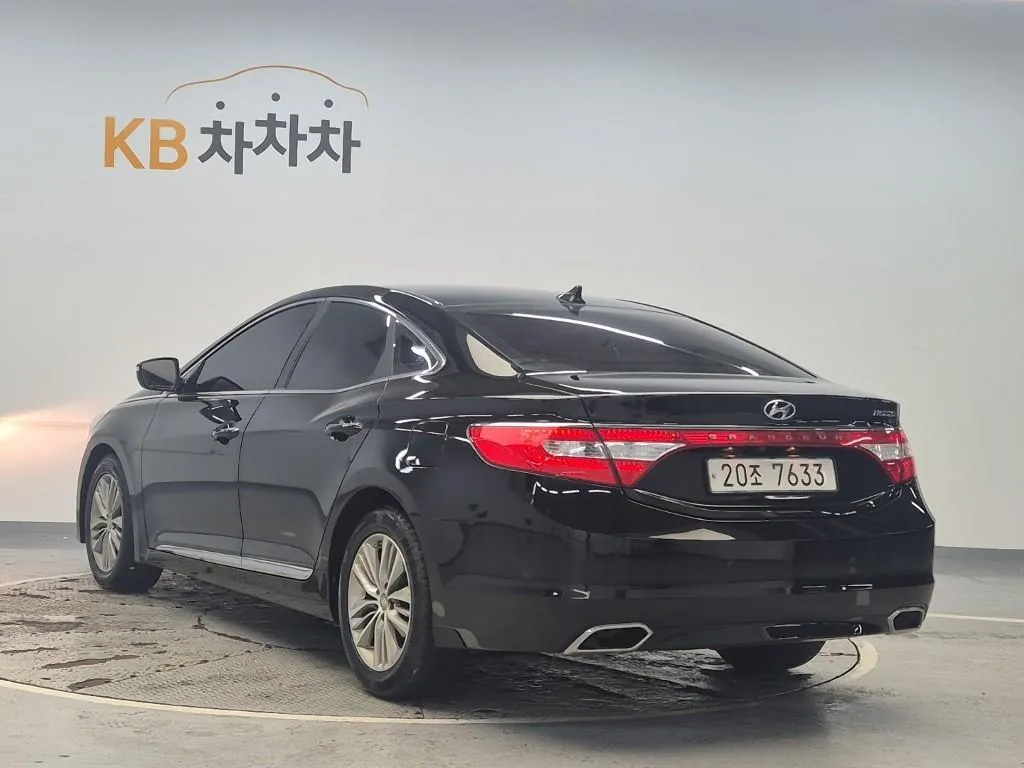 Hyundai Grandeur 2015 photo 2