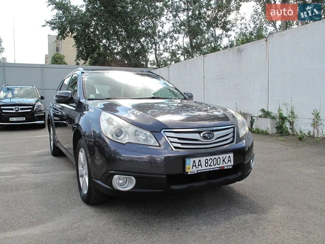 Subaru Outback 2011 photo 2