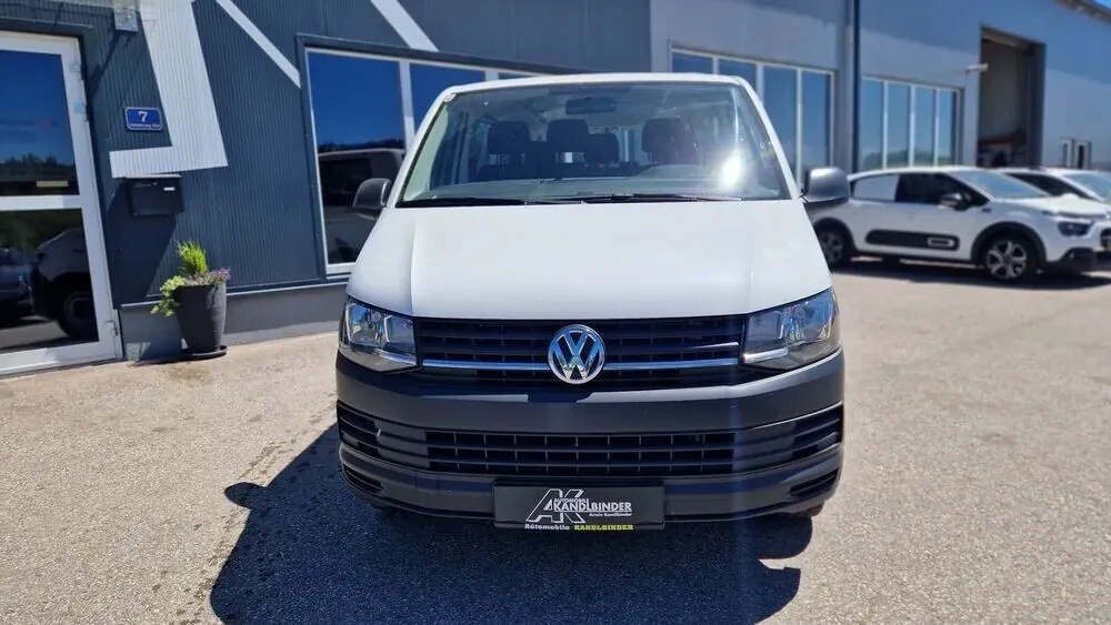 Volkswagen Caravelle 2016 photo 2
