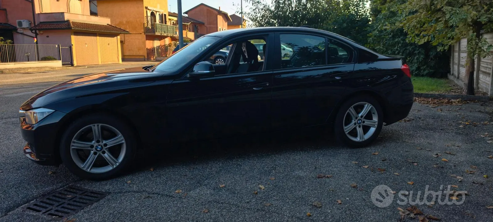 BMW F30 2012 photo 2