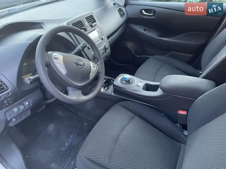 Nissan Leaf 2016 photo 2