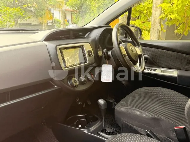 Toyota Vitz 2015 photo 4