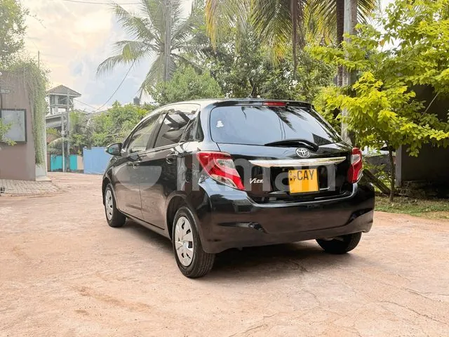 Toyota Vitz 2015 photo 2