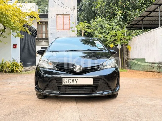 Toyota Vitz 2015 photo 3