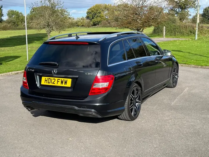 Mercedes-Benz C-Class 2012 photo 3