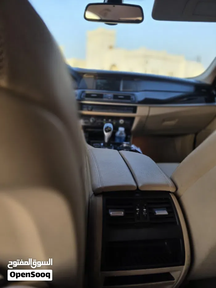 BMW 5 Series 2012 photo 2