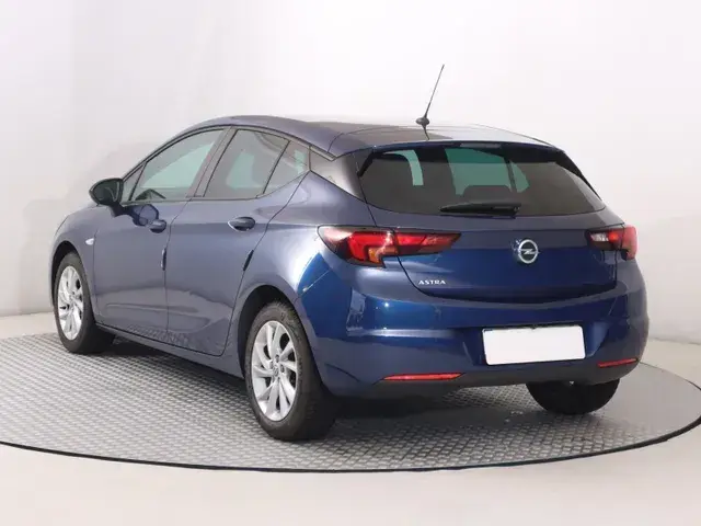 Opel Astra 2021 photo 3