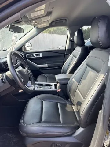 Ford Explorer 2022 photo 3