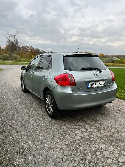 Toyota Auris 2009 photo 3