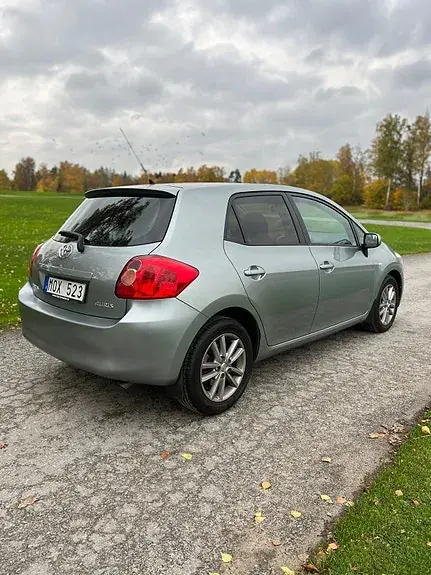 Toyota Auris 2009 photo 5