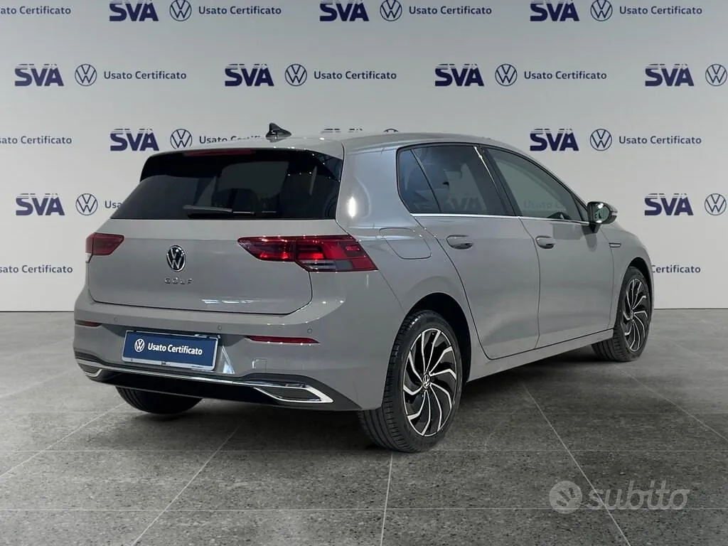 Volkswagen Golf 2023 photo 2