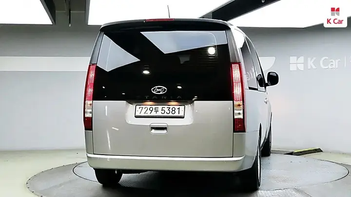 Hyundai Staria 2023 photo 2