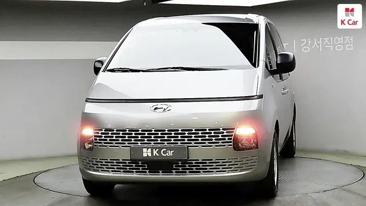 Hyundai Staria