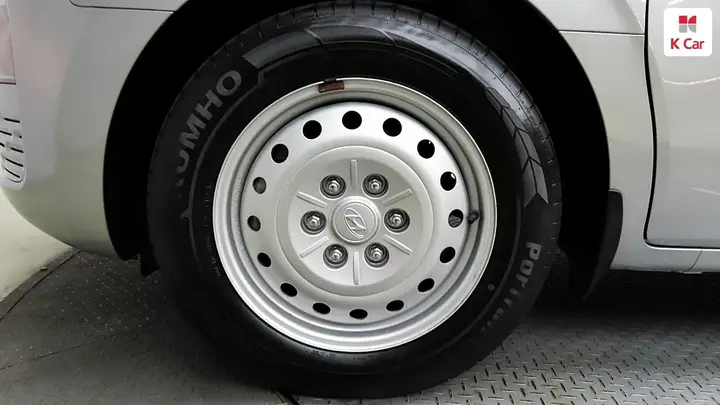 Hyundai Staria 2023 photo 5