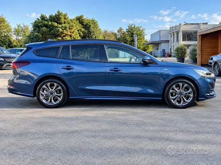 Ford Focus 2022 photo 3