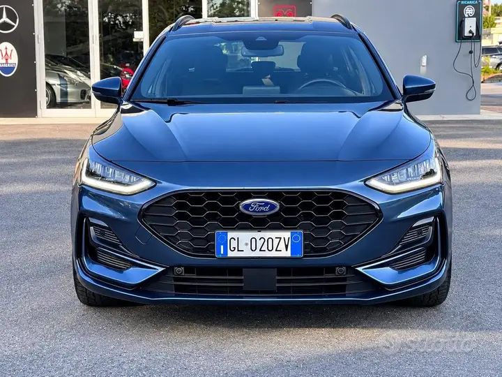 Ford Focus 2022 photo 2