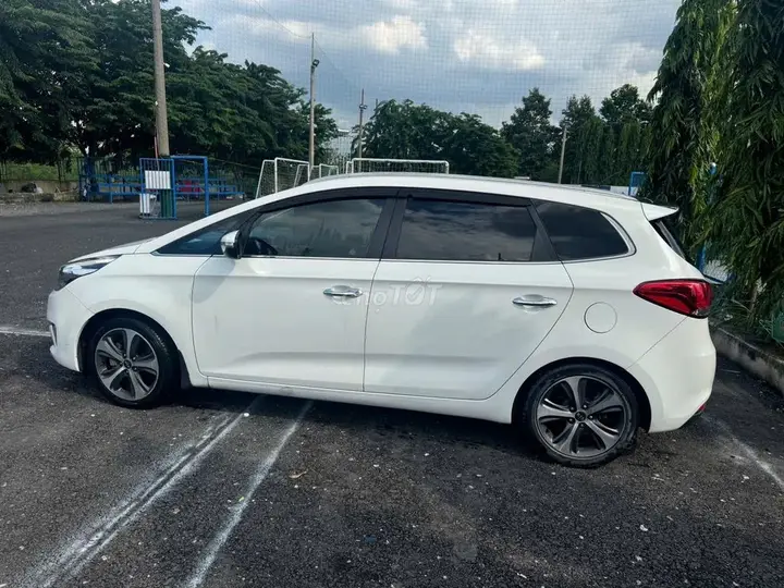 Kia Rondo 2016 photo 4
