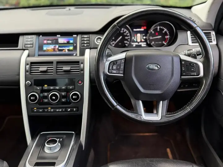 Land Rover Discovery Sport 2016 photo 3