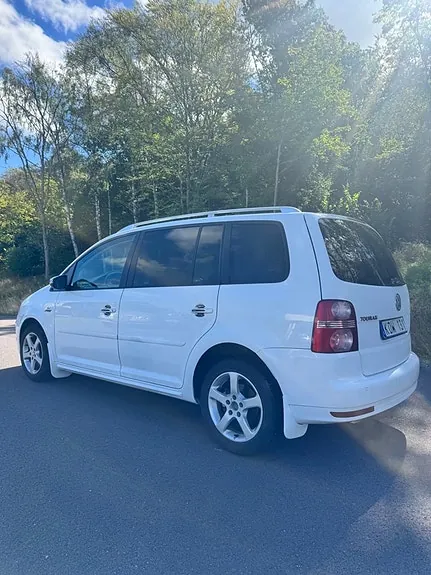 Volkswagen Touran 2010 photo 5