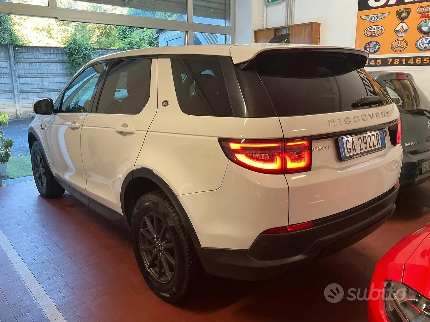 Land Rover Discovery Sport 2020 photo 3